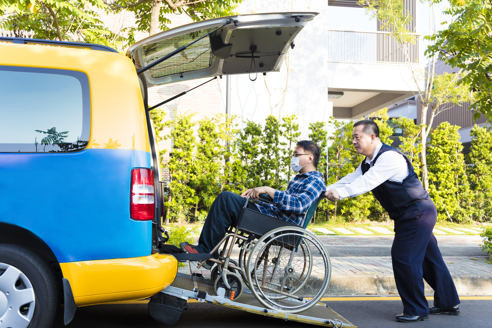 wheelchair accessible taxis