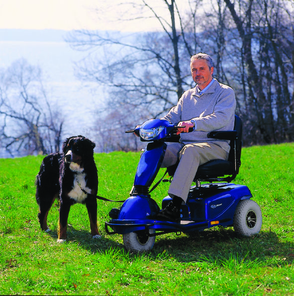 three-wheel scooter